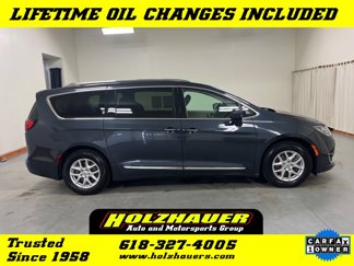 Used 2020 Chrysler Pacifica Touring-L image 1