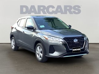 New 2025 Nissan Kicks S image 1