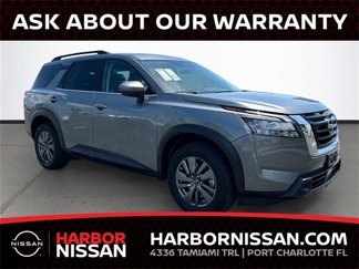 Used 2015 Nissan Rogue SL w/ SL Premium Package image 1