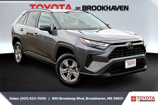 Used 2024 Toyota RAV4 XLE image 1