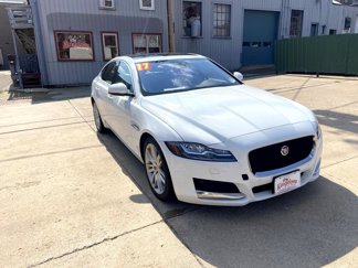 Used 2017 Jaguar XF Prestige image 1
