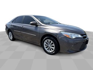 Used 2015 Toyota Camry LE image 1
