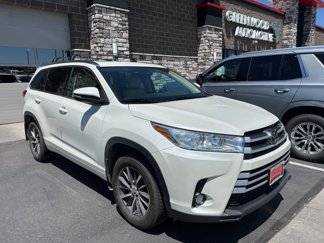 Used 2017 Toyota Highlander XLE image 1