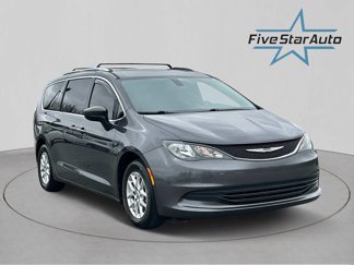 Used 2020 Chrysler Voyager LX image 1
