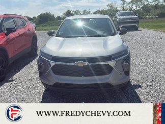 Used 2025 Chevrolet Trax LS image 1
