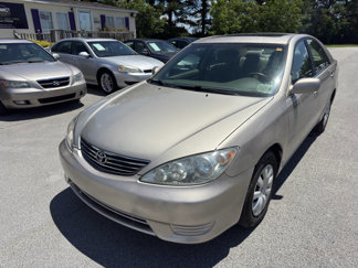 Used 2005 Toyota Camry LE image 1