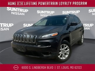 Used 2017 Jeep Cherokee Latitude w/ Cold Weather Group image 1