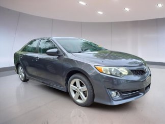 Used 2014 Toyota Camry SE image 1
