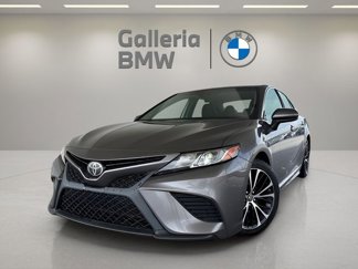 Used 2018 Toyota Camry SE image 1