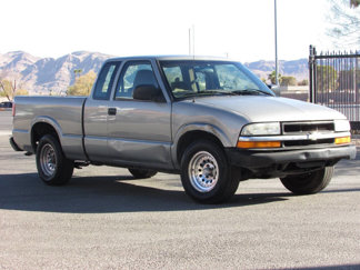 Used 2001 Chevrolet S10 Pickup 2WD Extended Cab image 1
