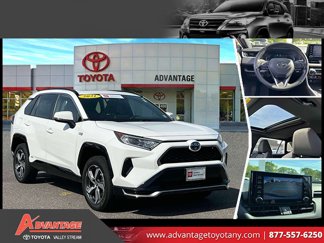 Used 2021 Toyota RAV4 SE image 1