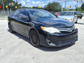 Used 2014 Toyota Camry LE image 1