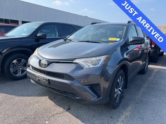 Used 2017 Toyota RAV4 LE image 1
