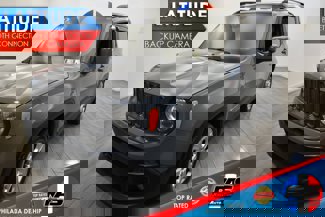 Used 2018 Jeep Renegade Latitude image 1
