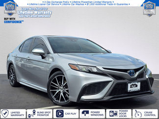 Used 2022 Toyota Camry SE image 1