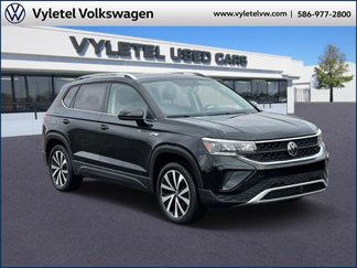 Used 2022 Volkswagen Taos SE image 1