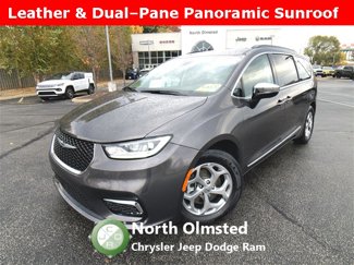 Certified 2023 Chrysler Pacifica Limited image 1