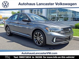 Used 2024 Volkswagen Jetta Sport image 1