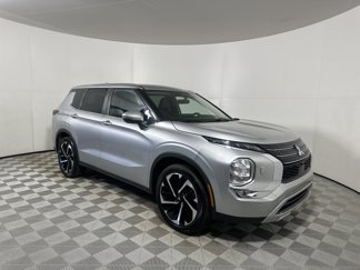 Used 2022 Mitsubishi Outlander SE image 1