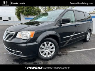 Used 2013 Chrysler Town & Country Touring image 1