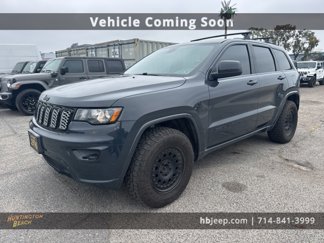 Used 2017 Jeep Grand Cherokee Altitude image 1