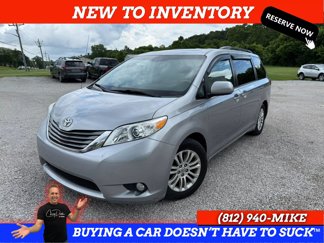Used 2013 Toyota Sienna XLE image 1