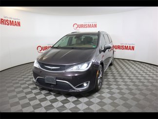 Used 2017 Chrysler Pacifica Limited image 1