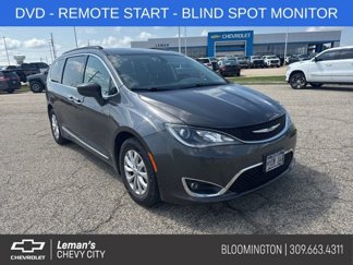 Used 2017 Chrysler Pacifica Touring-L image 1