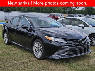 Used 2020 Toyota Camry XLE image 1