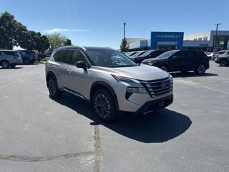 Used 2025 Nissan Rogue Platinum w/ Tech Package image 1