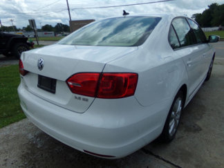 Used 2011 Volkswagen Jetta SE image 1