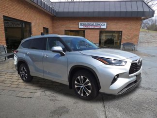 Used 2022 Toyota Highlander XLE image 1