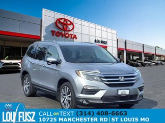 Used 2017 Honda Pilot Touring image 1