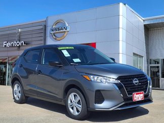 New 2025 Nissan Kicks Play S image 1