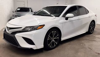 Used 2018 Toyota Camry SE w/ Moonroof Package image 1