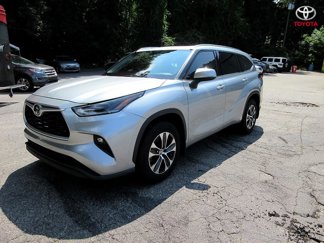 Used 2021 Toyota Highlander XLE image 1