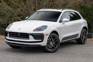 Used 2024 Porsche Macan image 1