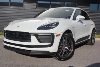 Certified 2024 Porsche Macan image 1