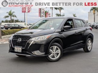 Used 2024 Nissan Kicks S image 1