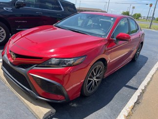 Used 2021 Toyota Camry SE image 1