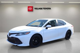 Certified 2020 Toyota Camry LE image 1