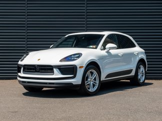 Certified 2025 Porsche Macan image 1