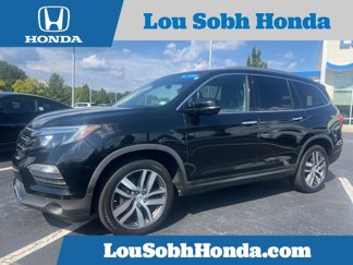 Used 2017 Honda Pilot Touring image 1