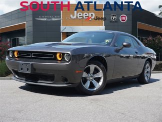 Used 2018 Dodge Challenger SXT image 1