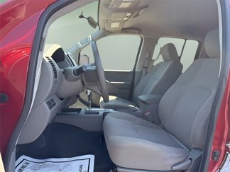 Used 2019 Nissan Frontier SV image 1