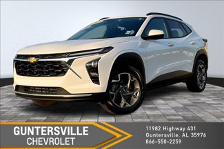 Used 2024 Chevrolet Trax LT w/ Driver Confidence Package image 1