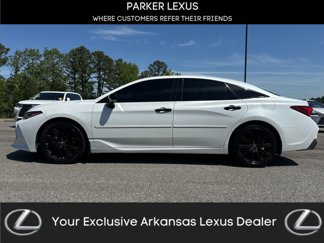 Used 2022 Toyota Avalon XSE image 1