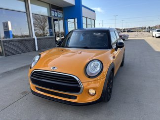 Used 2017 MINI Cooper 4-Door Hardtop image 1