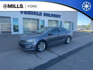 Used 2017 Volkswagen Passat 1.8T SEL Premium image 1