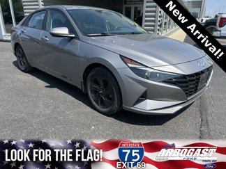 Used 2021 Hyundai Elantra SEL w/ Convenience Package image 1